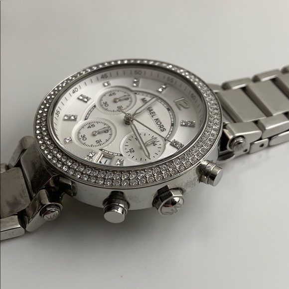 Michael Kors Watch - Picture 4 of 6